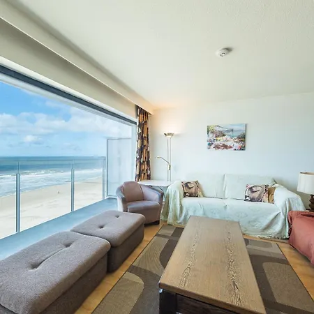 Apartment On The 8th Floor *